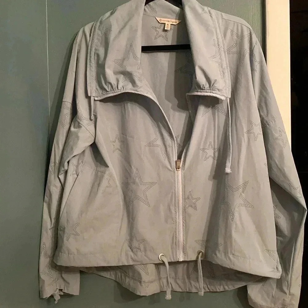 Nanette Lenore women’s light weight crop jacket with star cut outs XL